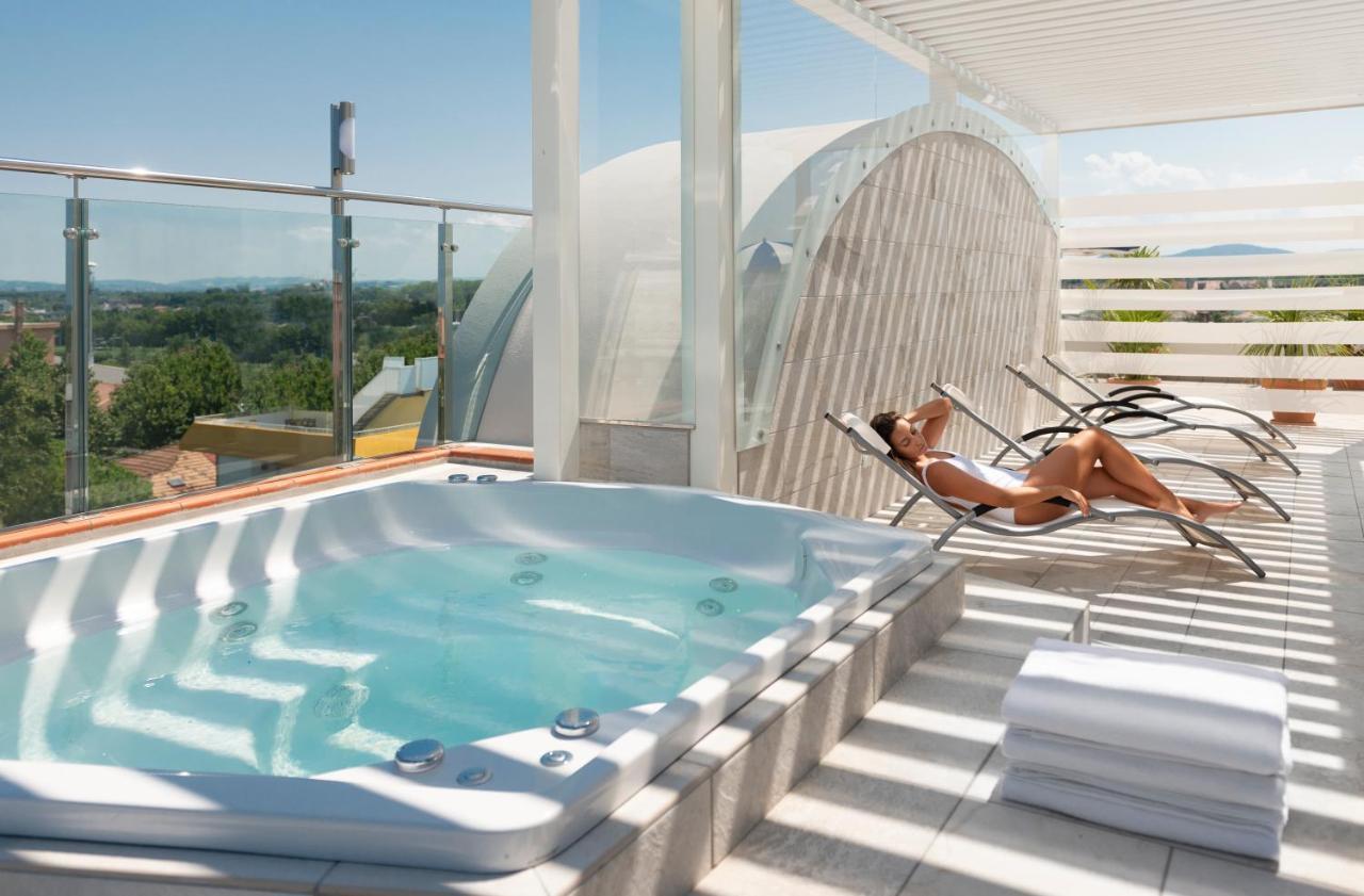 Hotel Atlantic Riviera Mare Misano Adriatico Eksteriør bilde