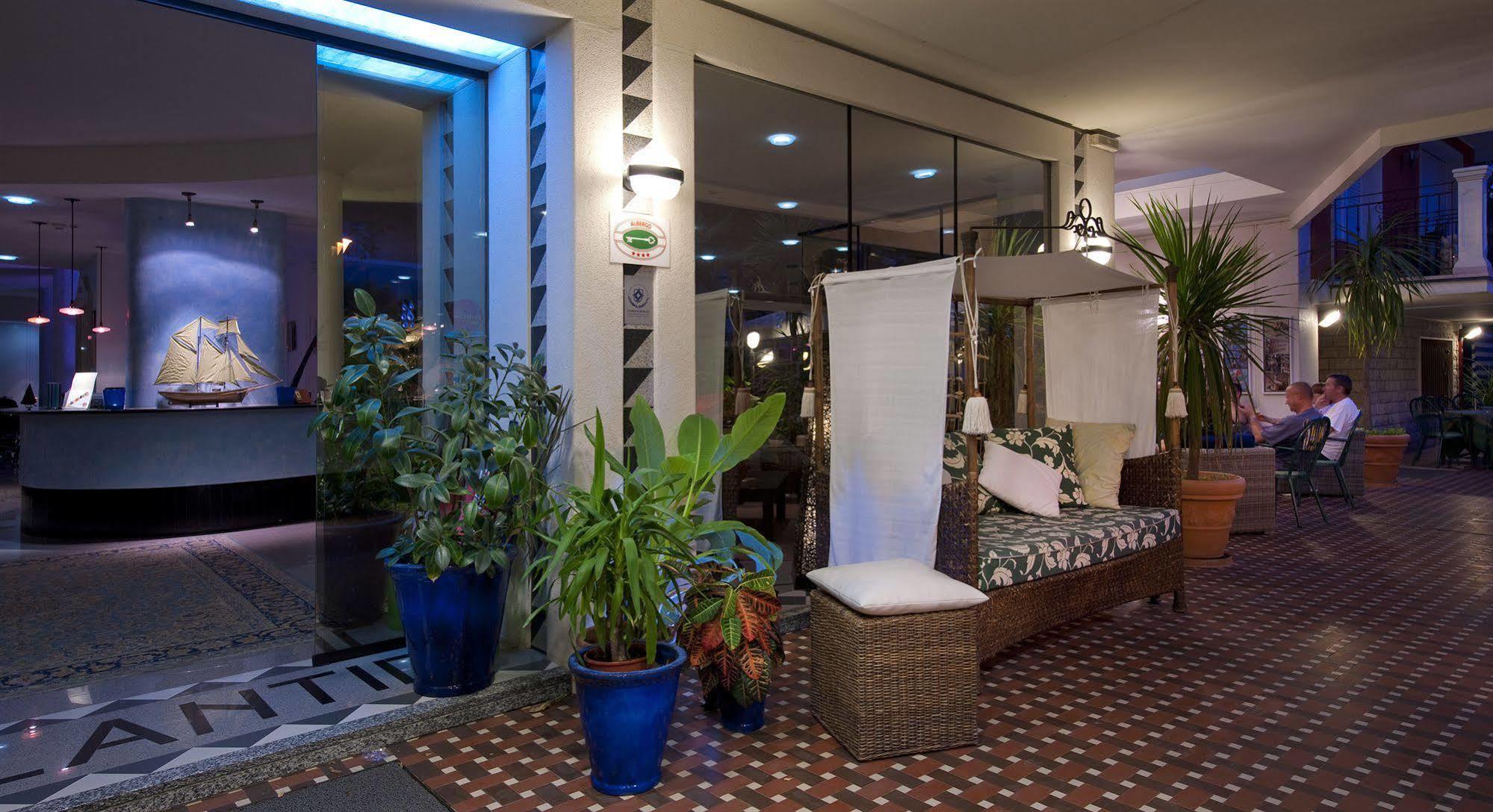 Hotel Atlantic Riviera Mare Misano Adriatico Eksteriør bilde